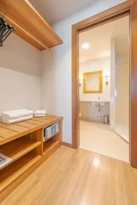 Superior Üç Kişilik Oda, Göl Manzaralı