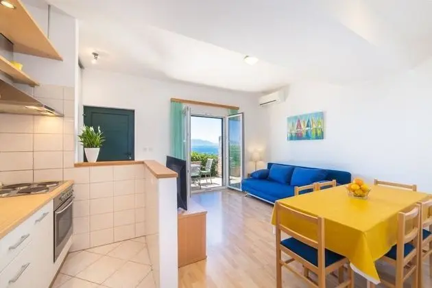 Apart Daire (Horizont - 150 m from pebble beach - )
