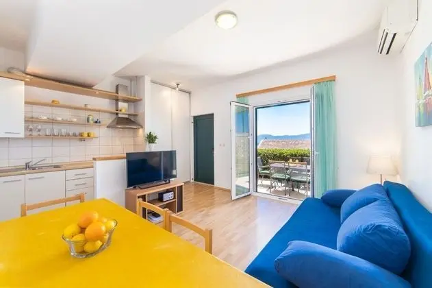 Apart Daire (Horizont - 150 m from pebble beach - )