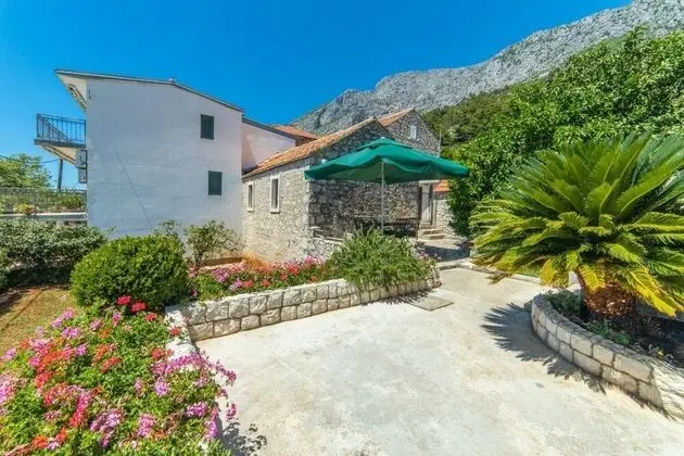 Apart Daire (Horizont - 150 m from pebble beach - )