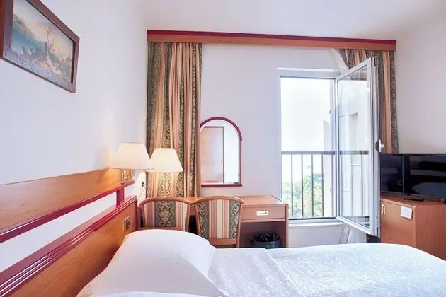 Economy Tek Büyük Yataklı Oda