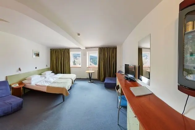 Tek Büyük Yataklı Oda (with Extra Bed)