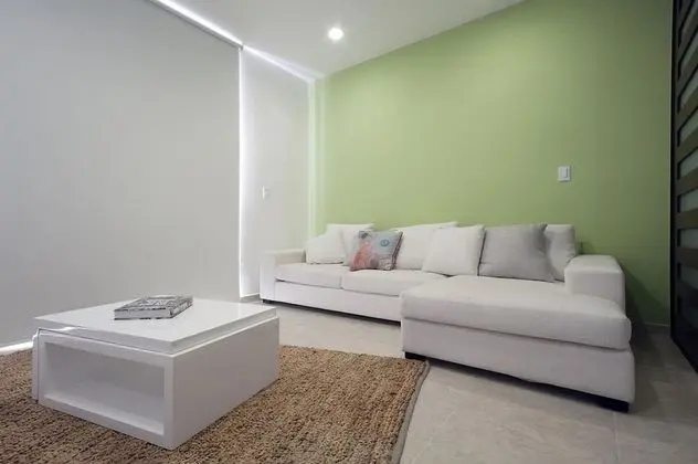 Luxury Apartment, 1 King Bed with Beach Club Access