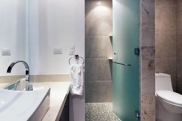 Luxury Apartment, 1 King Bed with Beach Club Access