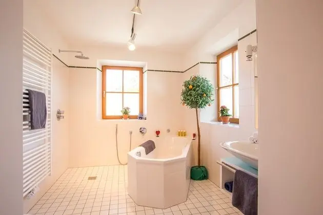 Superior Üç Kişilik Oda, Özel Banyo, Bahçe Manzaralı