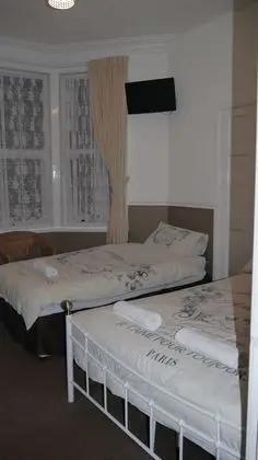 Üç Kişilik Oda