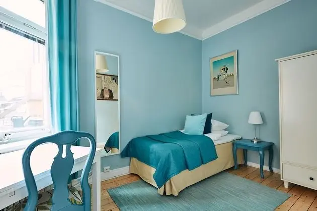 Tek Kişilik Oda, Ortak Banyo (Located in corridor)