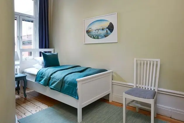 Tek Kişilik Oda, Ortak Banyo (Located in corridor)