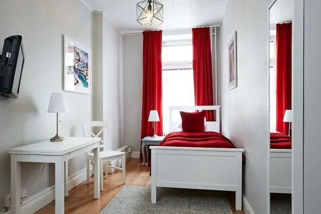 Tek Kişilik Oda, Ortak Banyo (Located in corridor)