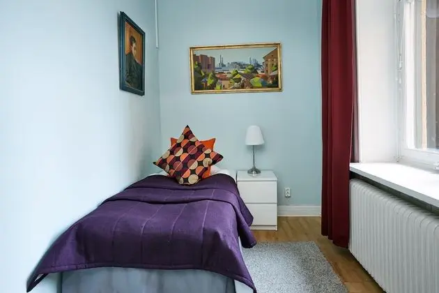 Tek Kişilik Oda, Ortak Banyo (Located in corridor)