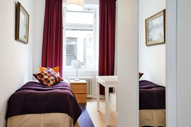 Tek Kişilik Oda, Ortak Banyo (Located in corridor)