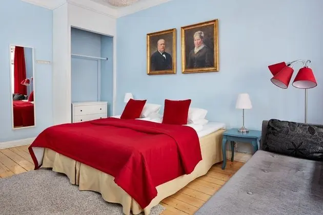 Üç Kişilik Oda, Ortak Banyo (Located in corridor)