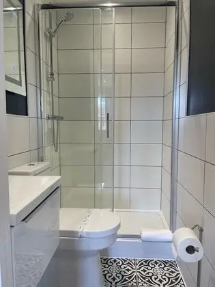 Tek Büyük Yataklı Oda, Banyolu/Duşlu