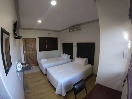 Tek Büyük veya İki Ayrı Yataklı Oda