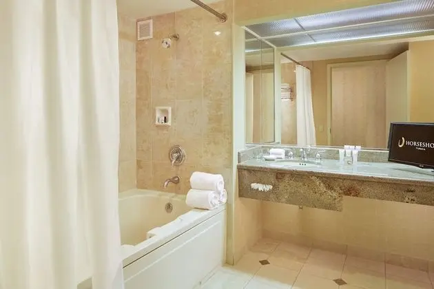 Premium Oda, 2 Büyük (Queen) Boy Yatak, Sigara İçilmez