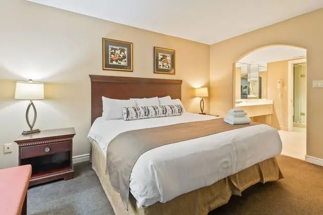 2062/2063 Carriage Country w/ Pool