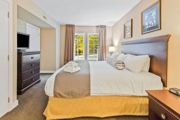 2062/2063 Carriage Country w/ Pool