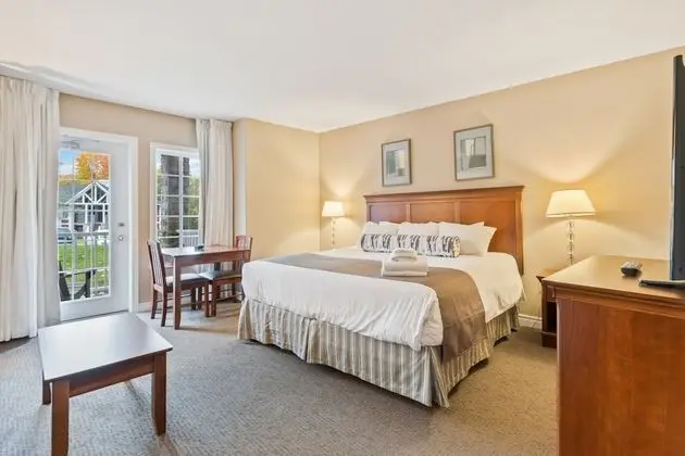 2062/2063 Carriage Country w/ Pool