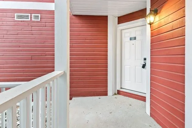 2062/2063 Carriage Country w/ Pool