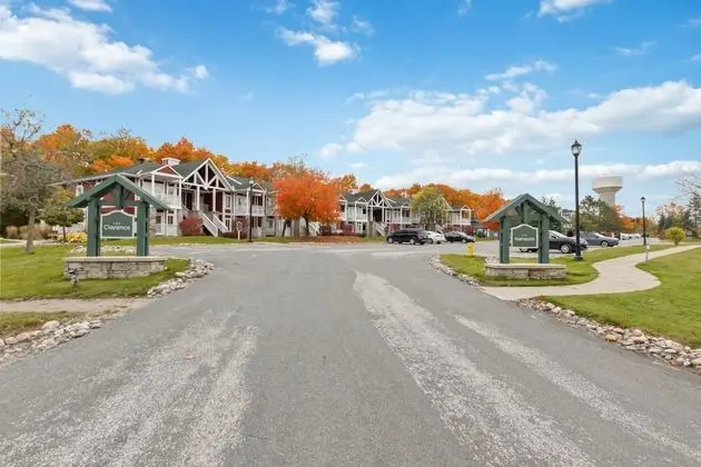 2062/2063 Carriage Country w/ Pool