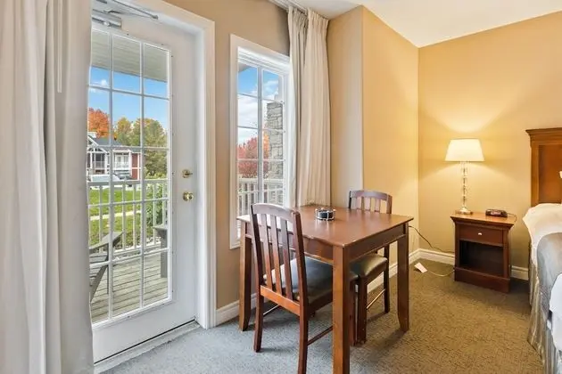2062/2063 Carriage Country w/ Pool