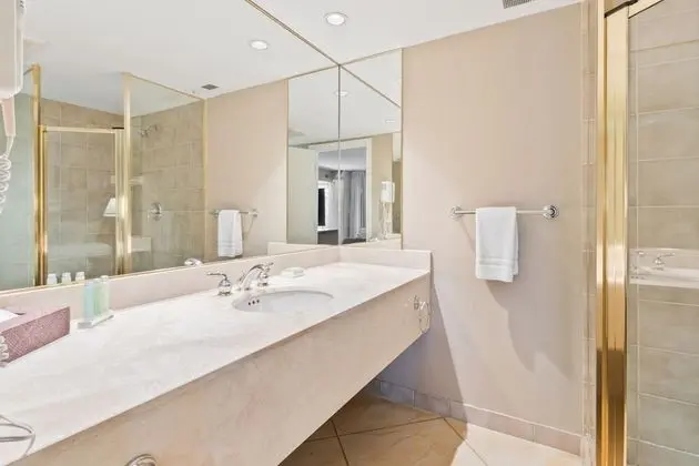 2062/2063 Carriage Country w/ Pool
