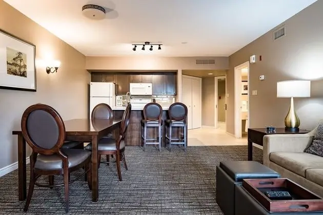 2424 Carriage Country w/ Pool