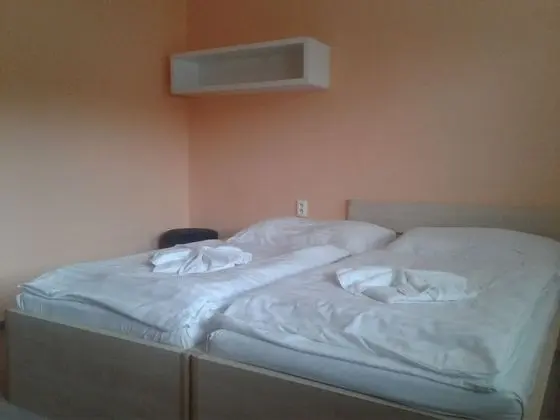 Üç Kişilik Oda