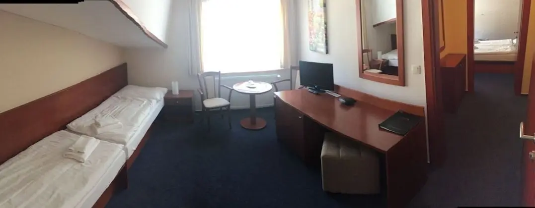 Business Tek Büyük Yataklı Oda