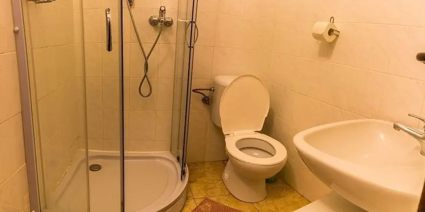 Üç Kişilik Oda