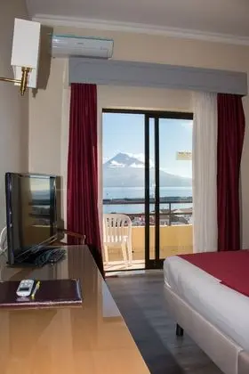 Standard Tek Büyük veya İki Ayrı Yataklı Oda, Deniz Manzaralı