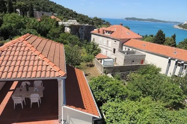 Apart Daire (Three-Bedroom Apartment with Terrace )