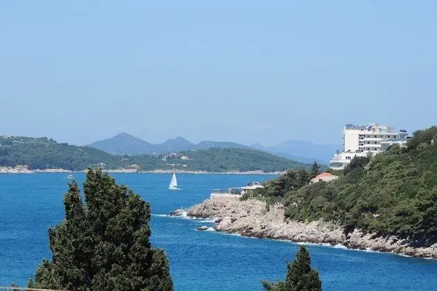 Apart Daire (Three-Bedroom Apartment with Terrace )