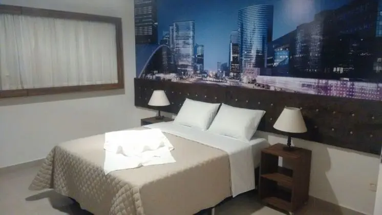 Business Tek Büyük Yataklı Oda