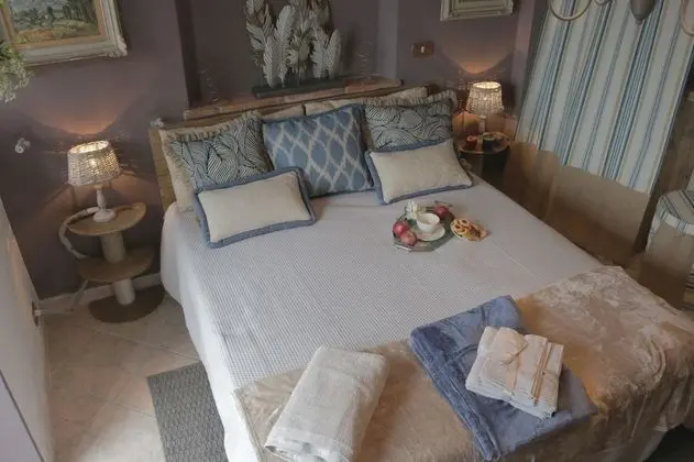 Tek Büyük Yataklı Oda, Ortak Banyo (risveglio)