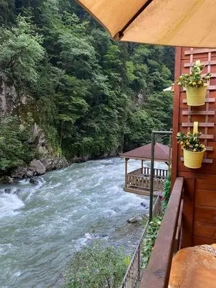 Superior Oda Türk Hamamlı, Nehir Manzaralı, Şömineli ve Jakuzili