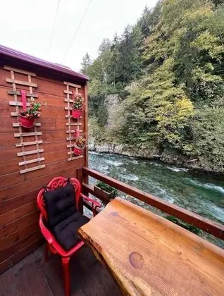 Türk Hamamlı Suite, Nehir Manzaralı, Şömineli ve Jakuzili