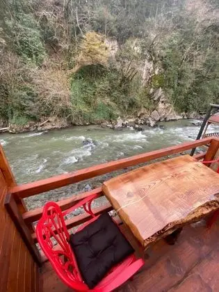 Türk Hamamlı Suite, Nehir Manzaralı, Şömineli ve Jakuzili
