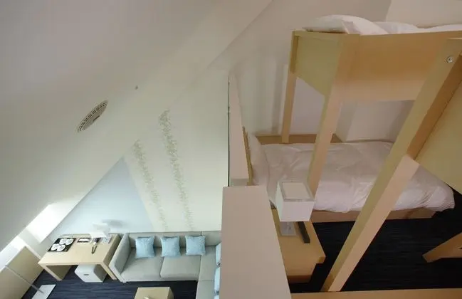 Oda (with Bunk Bed)