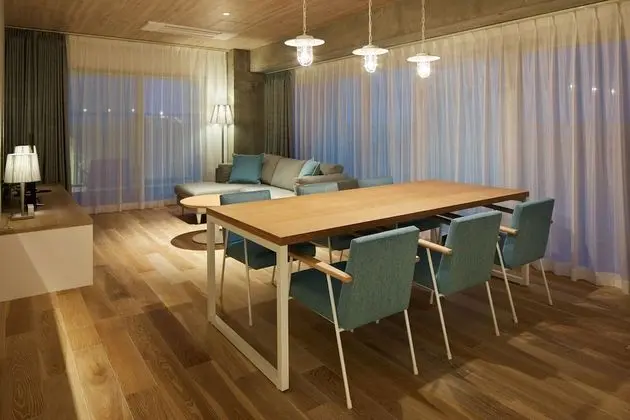 Luxury Oda