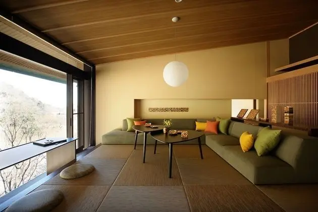 Oda, Nehir Manzaralı (Western-style, with Living Room, TC3)