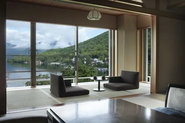 Traditional Oda, Göl Manzaralı (Japanese-style Suite WL6)
