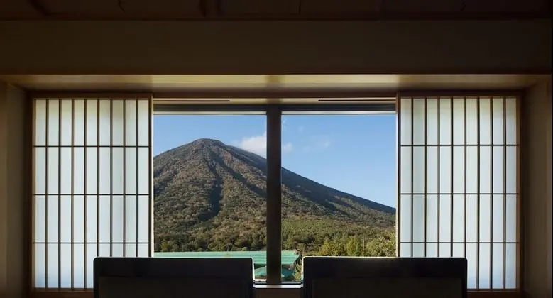 Traditional Oda, Göl Manzaralı (Japanese-style Suite WL6)