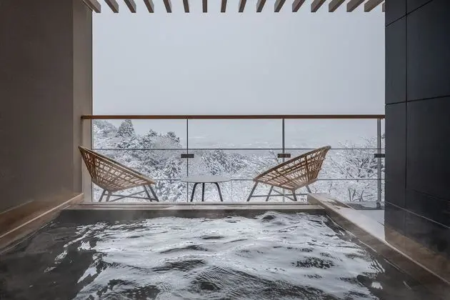 Traditional Süit (Japanese-style, w/ Outdoor Bath, RB2)