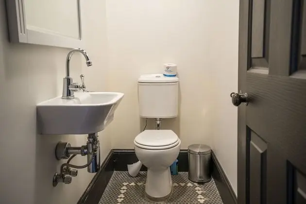 Tek Büyük Yataklı Oda, 1 Büyük (Queen) Boy Yatak, Ortak Banyo