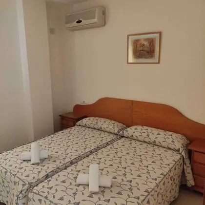 Basic Tek Büyük Yataklı Oda