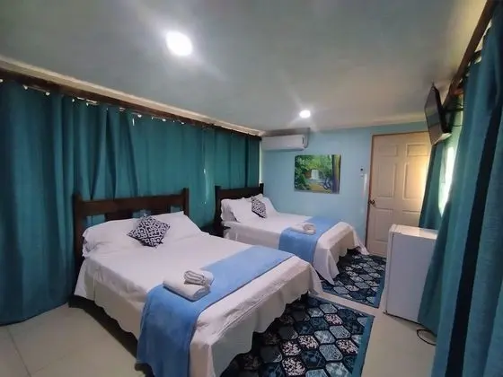 Family Tek Büyük Yataklı Oda, 2 Çift Kişilik Yatak, Teras, Havuz Manzaralı