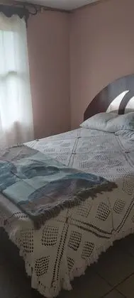 Oda, 1 Büyük (Queen) Boy Yatak, Ortak Banyo, Zemin Kat