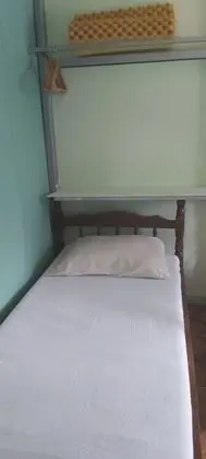 Oda, 1 Tek Kişilik Yatak, Ortak Banyo