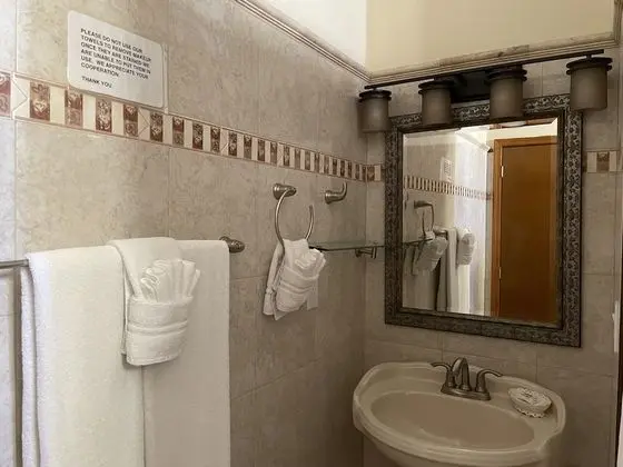 Basic Tek Kişilik Oda, 2 Büyük (Queen) Boy Yatak